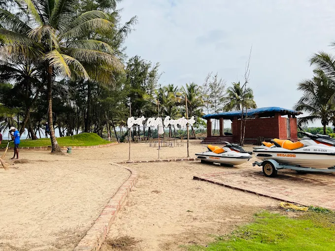 Jet Skiing in Ganpatipule photo 2