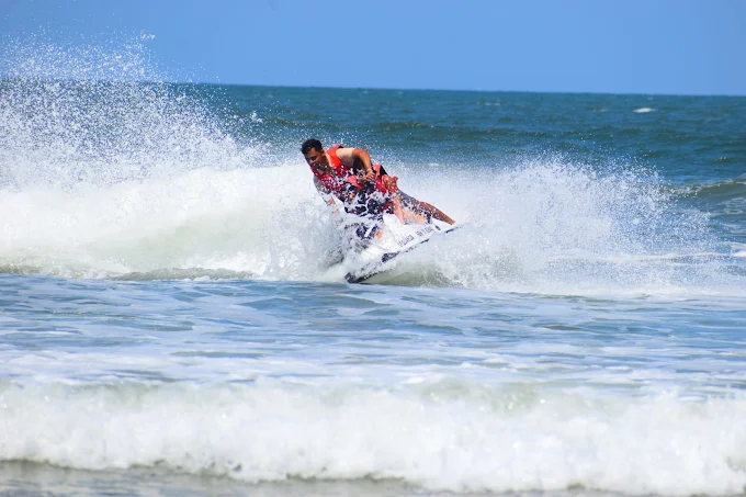 Jet Skiing in Ganpatipule photo 3