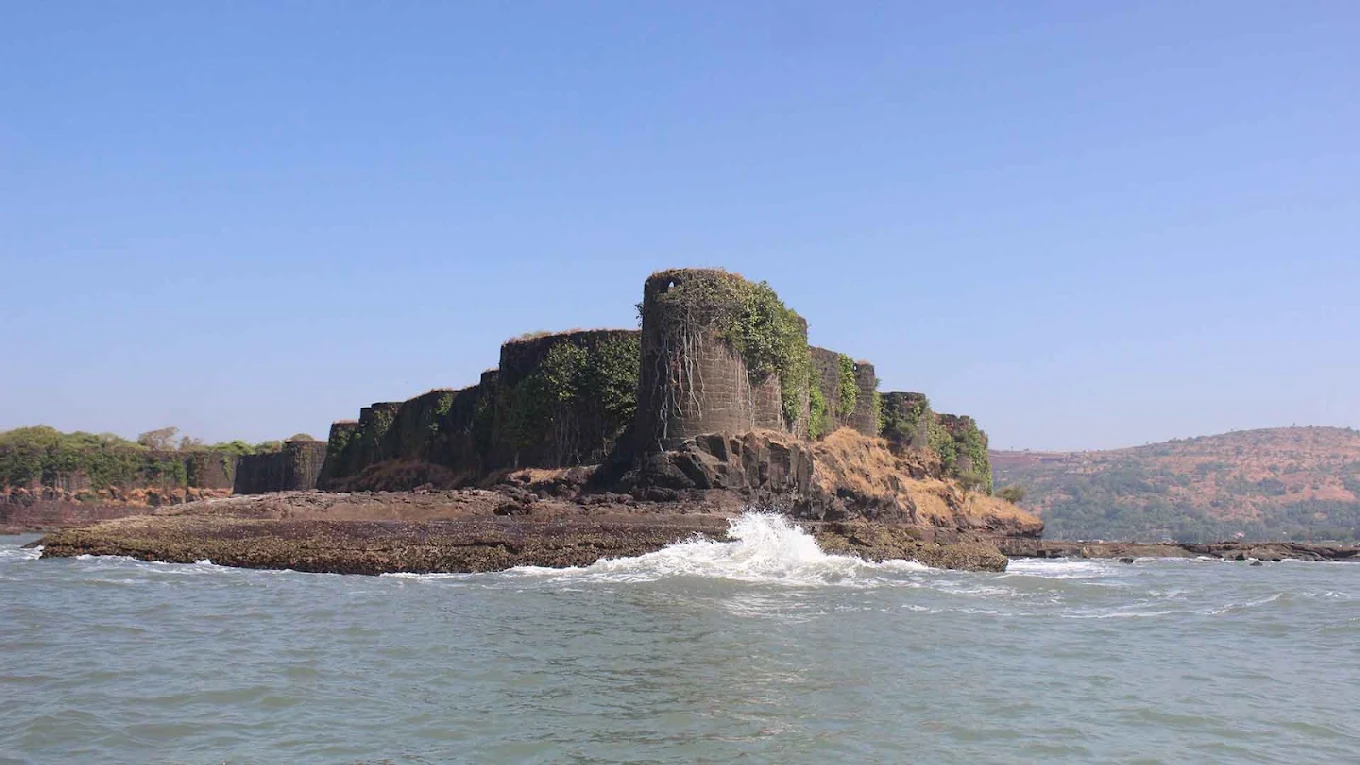 Suvarnadurg Fort photo 3