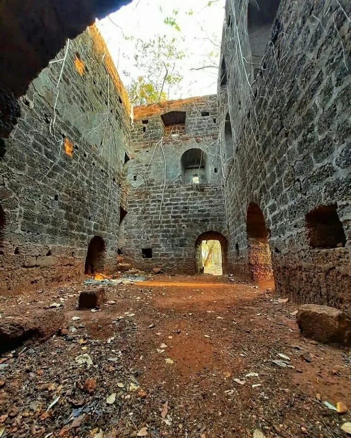 Yashwantgad Fort (Redi Fort) photo 4