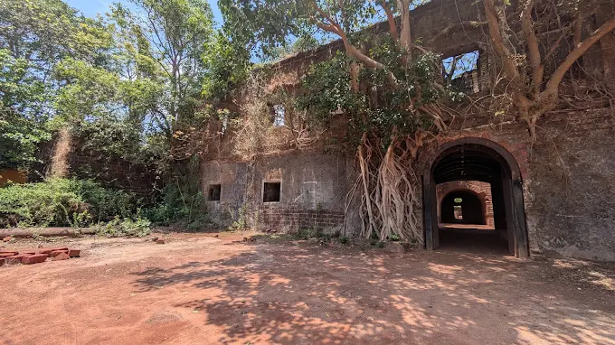 Dutch Factory Fort, Vengurla photo 2