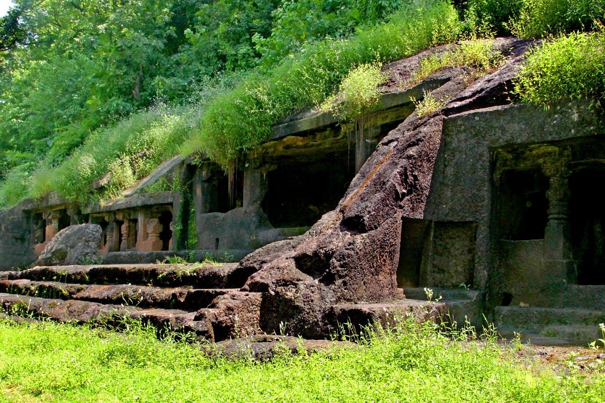 Panhalekaji Caves